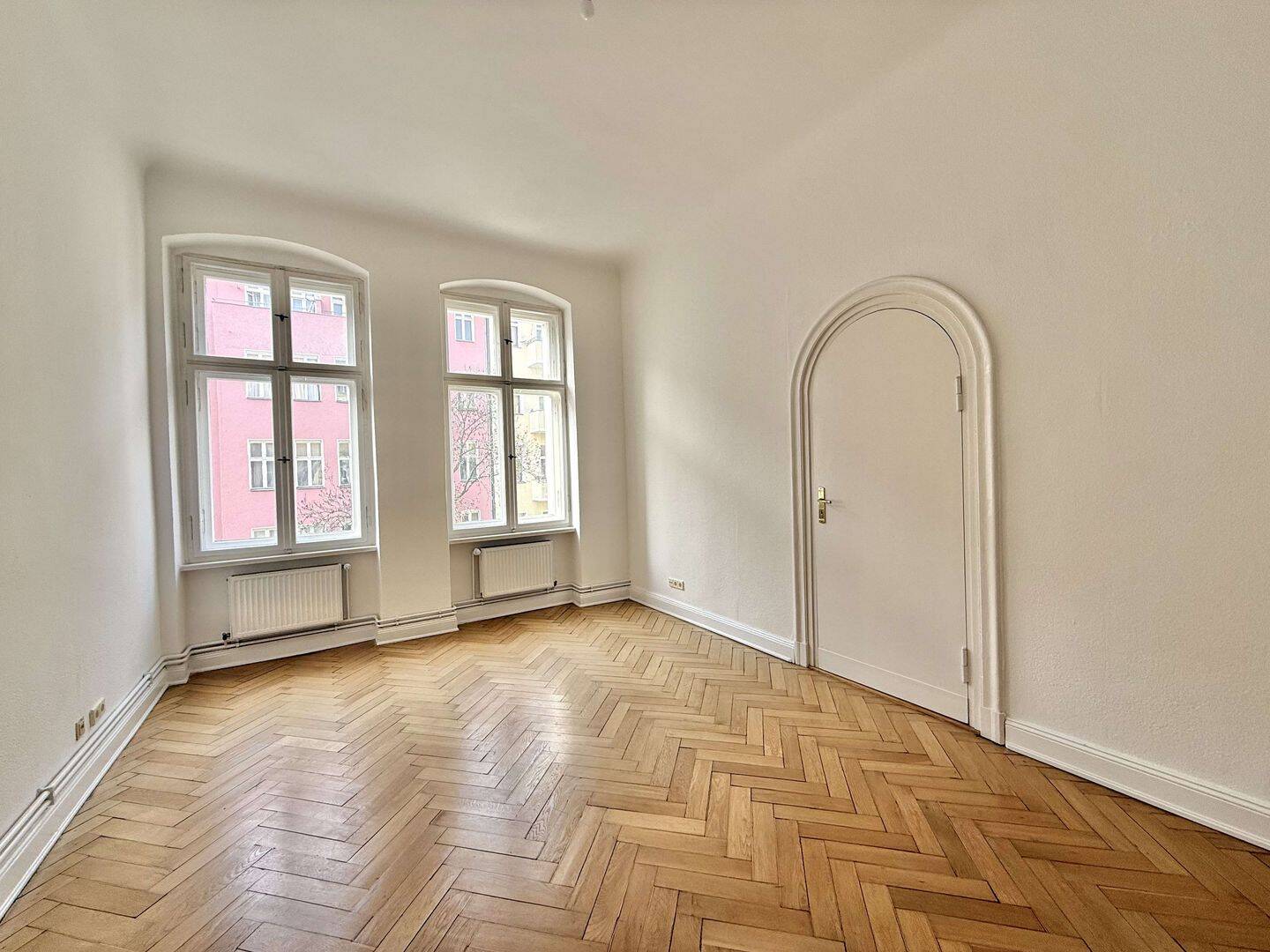 Eleganz trifft Geschichte - Stilvolle Altbauwohnung nahe Schloss Charlottenburg – Berlin – Vorschaubild 3