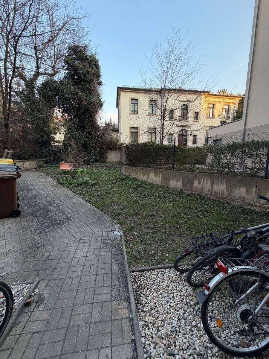 Lesen, entspannen, ankommen - Balkon mit Blick ins Grüne ! – Dresden – Vorschaubild 7