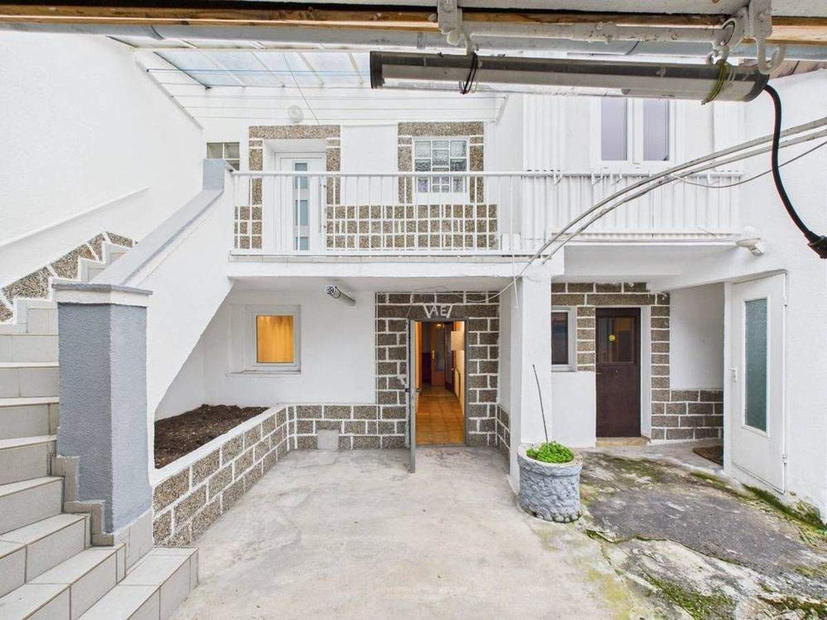 Zentral gelegenes Reihenmittelhaus mit ca. 138 m² Wohnfläche + 68 m² Nutzfläche in Homburg City! – Homburg – Vorschaubild 3