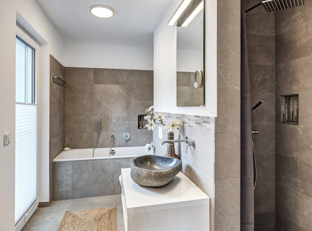 Großzügiges 3-Zimmer-Luxus-Appartement mit offenem Wohnkonzept und zwei Bädern – München – Vorschaubild 9
