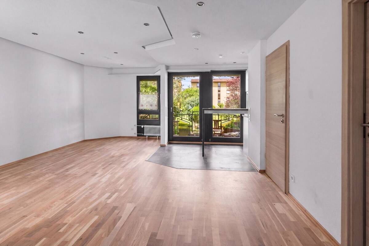 Freiburg-Littenweiler-2-Zimmer-Wohnung im EG mit Balkon, Terrasse, TG-Stellplatz & neuen Fenstern – 79117 Freiburg im Breisgau – Bild 1 von 9