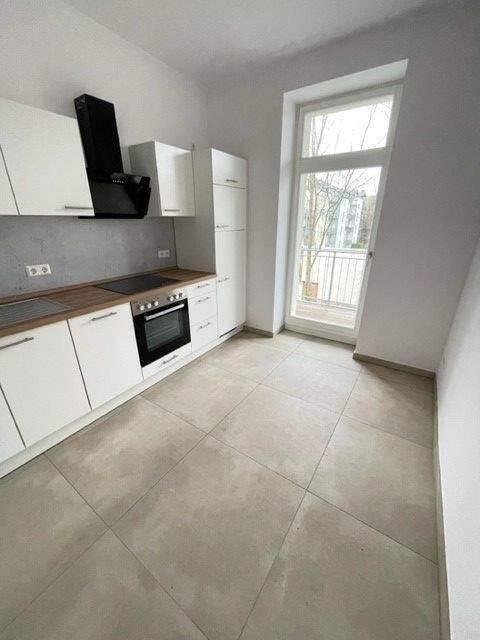+++MODERNE Wohnung mit Parkett, Fußbodenheizung, Balkon u. Gartenanteil sowie EBK+++ – Chemnitz – Vorschaubild 2