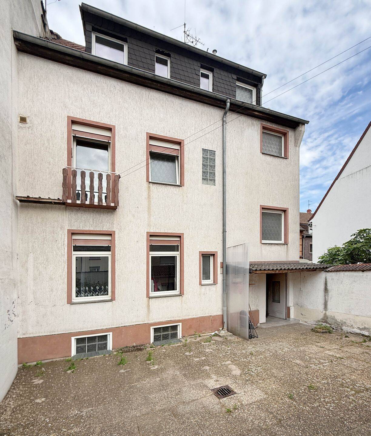 Dreifamilienhaus in Mannheim-Neckarstadt mit 2 freien Wohnungen und gemütlichem Innenhof – Mannheim – Vorschaubild 3