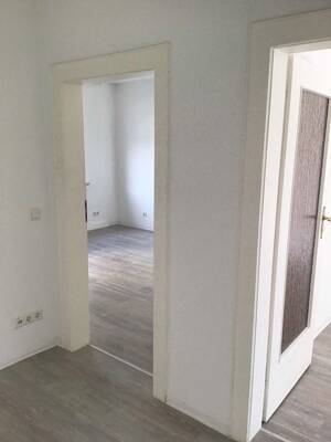 Renovierte, gemütliche 2,5-Zimmer-Wohnung: Einzug ab sofort möglich – 90763 Fürth – Vorschaubild 3