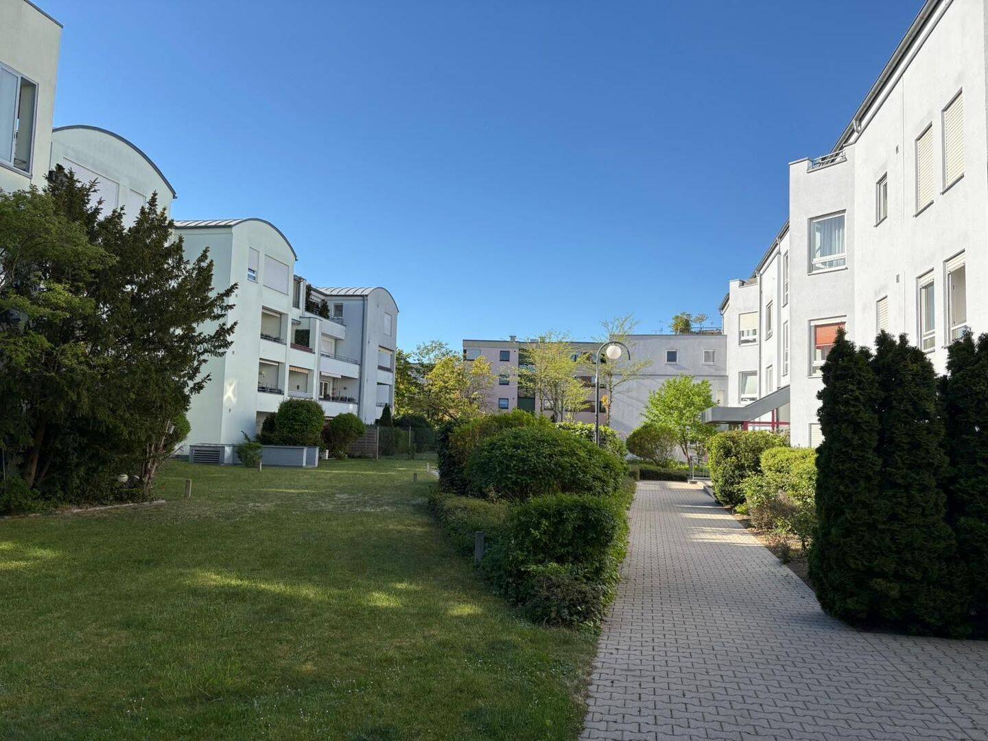 Schöne 3 Zimmer-Wohnung im 3.OG -2 Balkone -Aufzug- 90449 Nürnberg – Nürnberg – Vorschaubild 5