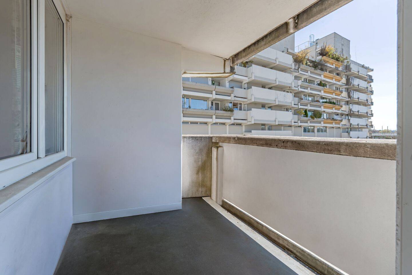 Lichtdurchflutetes Wohnen mit Loftcharakter und Perspektive zur Dachterrasse in Moosach – München – Vorschaubild 5