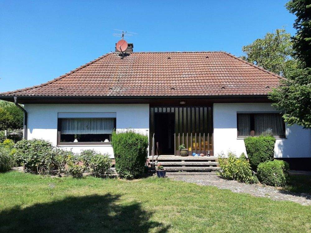 Hier wohnen Sie naturnah und ruhig ... Gepflegter Bungalow in idyllischer Lage – Seukendorf – Bild 1 von 9