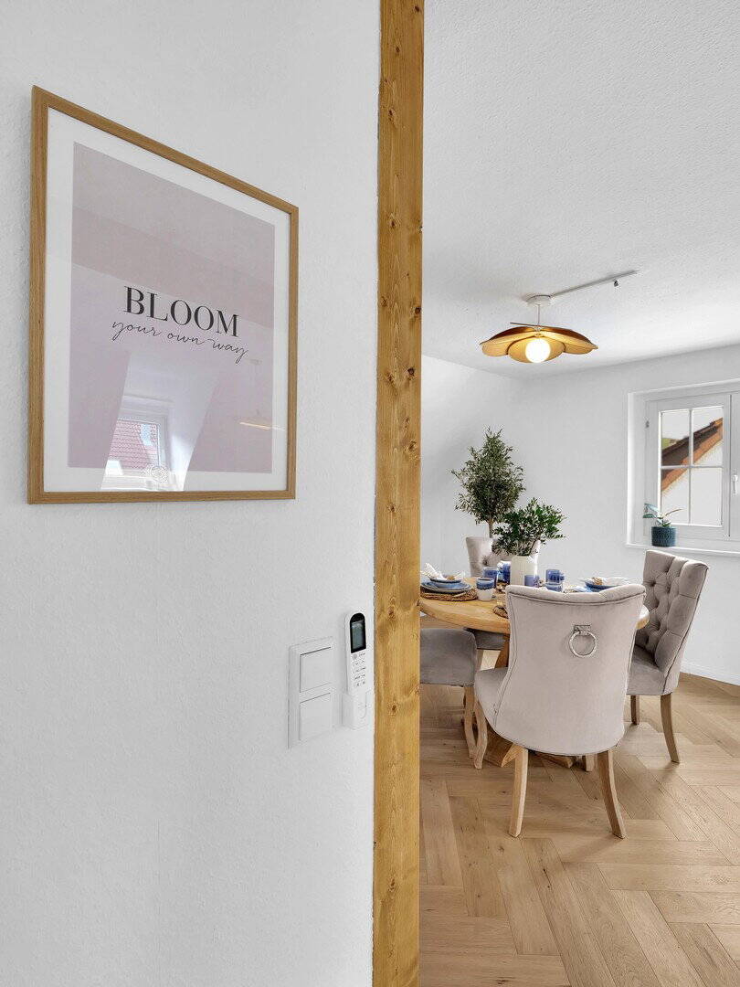 Provisionsfrei: Renovierte Wohnung mitten in Stuttgart mit Blick auf Weinberge und Grabkapelle – Stuttgart – Vorschaubild 5