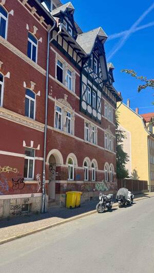 Bezugsfreie und renovierte 4-Zimmer-Altbauwohnung mit Balkon – 7743 Jena – Vorschaubild 3