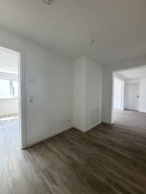Attraktive 4,5-Zimmer-Wohnung mit Balkon & Garage – 74321 Bietigheim-Bissingen – Vorschaubild 2