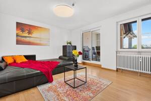 HOCHGEFÜHL - 3,5-Zi.-Dachgeschosswohnung mit großer Loggia, Ausblick und Stellplatz in Holzgerlingen – 71088 Holzgerlingen – Vorschaubild 4