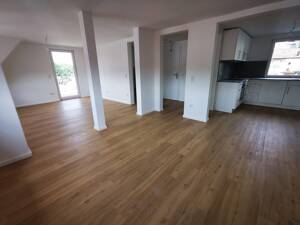 neuwertige Dachgeschosswohnung mit Dachterrasse in Mainz-Finthen - hell, ruhig und charmant – 55126 Mainz – Vorschaubild 2