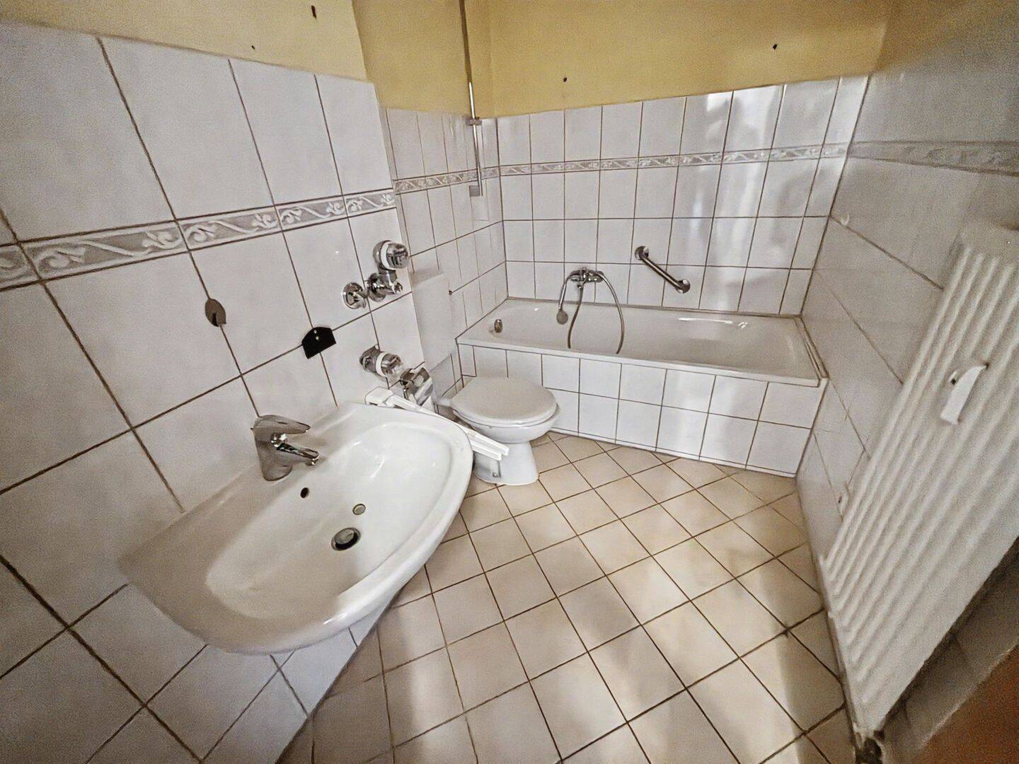 Lauf a. d. Pegnitz - 4-Zimmer-Wohnung im 3. Obergeschoss mit Aufzug - neuer Balkon, neue Fassade – Lauf an der Pegnitz – Vorschaubild 3