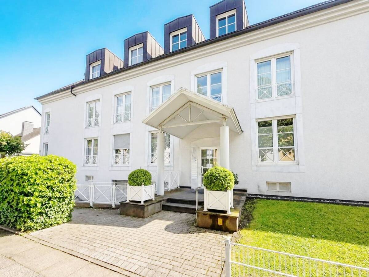 Top-Lage im Saarlandstraßenviertel: Attraktive 3,5 Zimmer-Wohnung mit Balkon und TG-Stellplatz – 44139 Dortmund – Bild 1 von 9