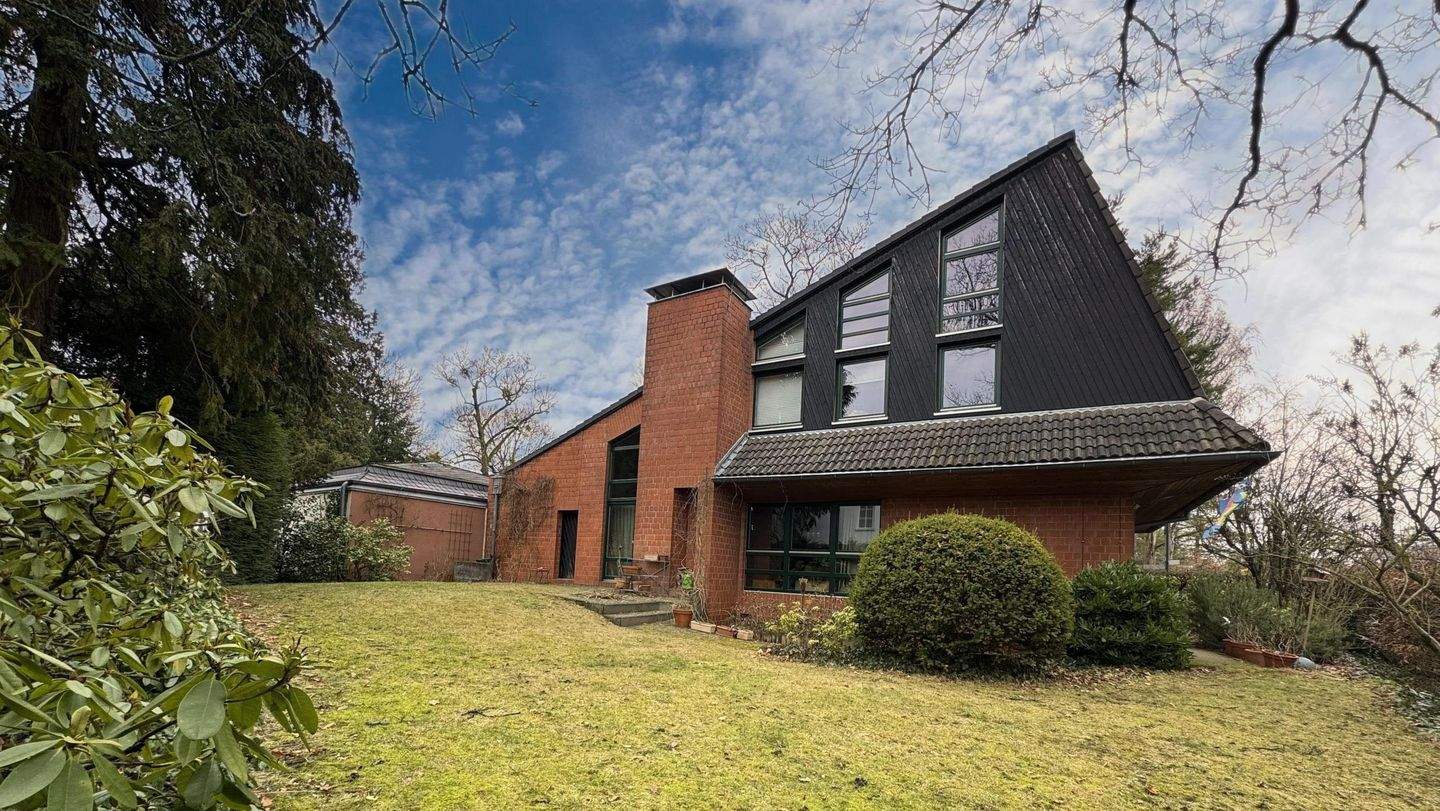Helles Architektenhaus in bester Wohnlage von Kronberg-Schönberg – Kronberg – Bild 1 von 9