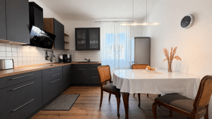 Viel Platz für neue Wohnideen - großzügige 5-Zimmer-Wohnung mit Carport! – 66130 Saarbrücken – Vorschaubild 5