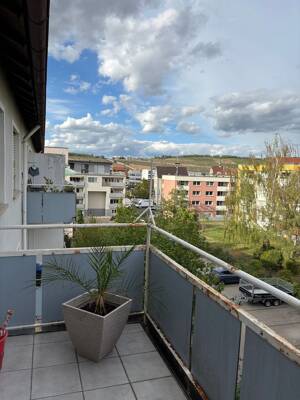 Gepflegte 3 Zimmerwohnung mit Einbauküche in ruhiger Wohnlage in Würzburg – 97082 Würzburg – Vorschaubild 3