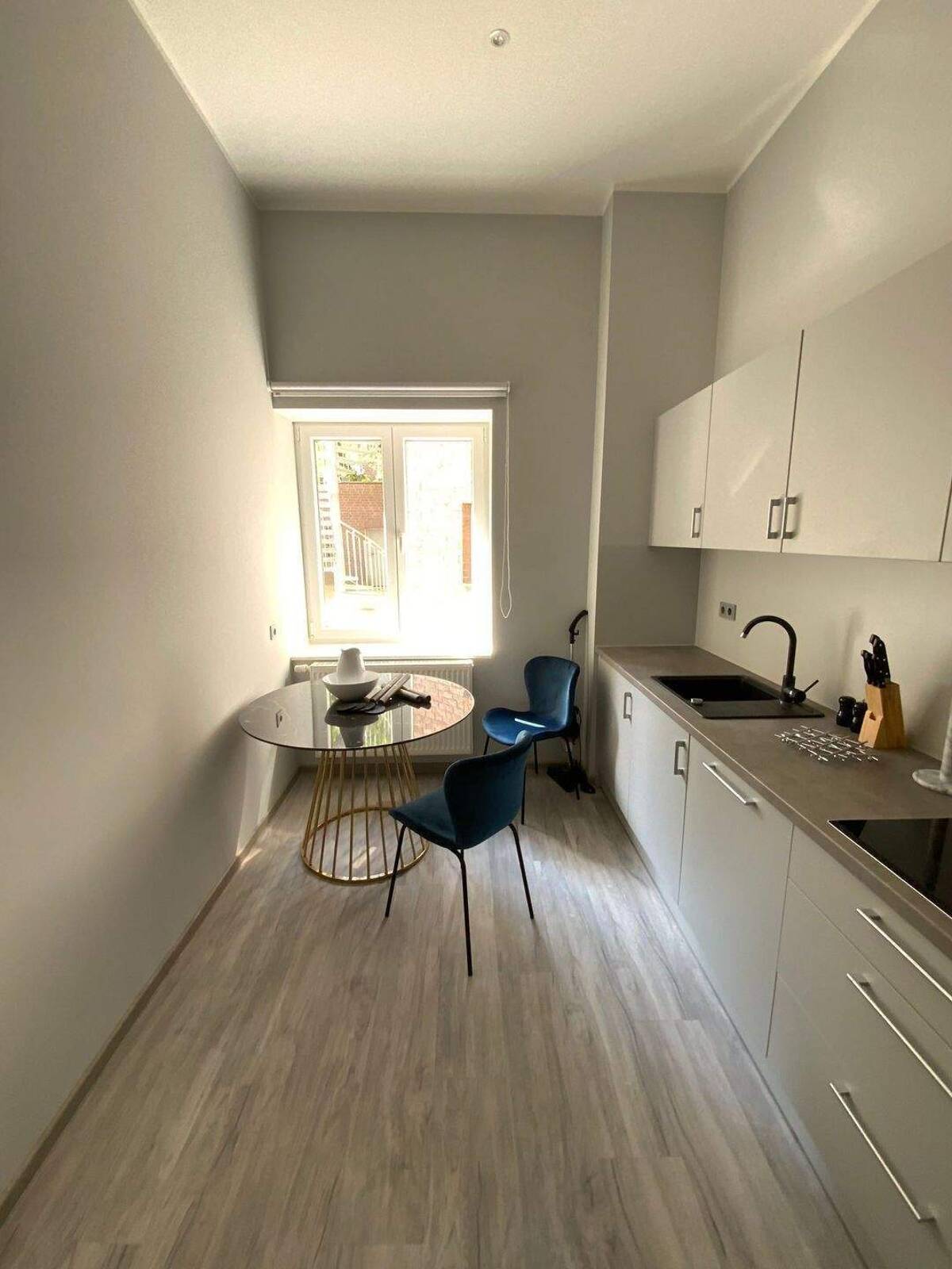 Ready to move in: Stilvolles Business-Apartment (vollmöbliert) in Düsseldorf-Stadtmitte – All-inclusive! – 40227 Düsseldorf – Bild 1 von 5