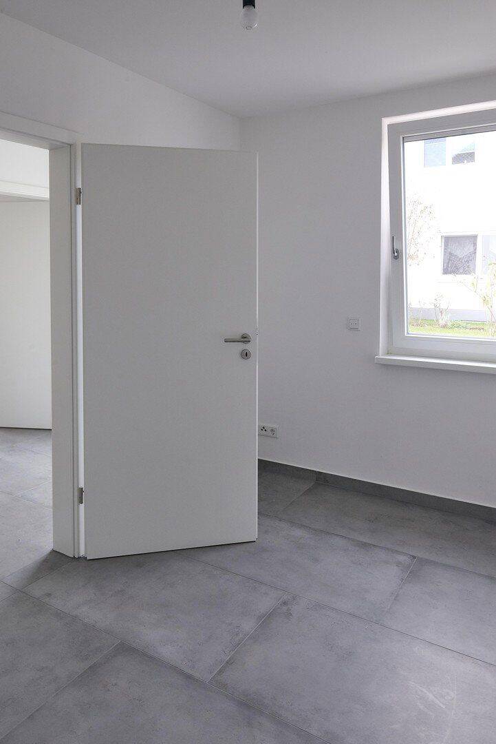 *** Ihr neues Zuhause in einer Doppelhaushälfte in Feucht, inklusive 2 Stellplätze*** – Feucht – Vorschaubild 4