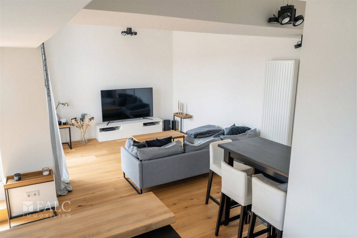 Neuwertige Dachgeschoss Wohnung über den Dächern von Neuehrenfeld! – Köln – Vorschaubild 2
