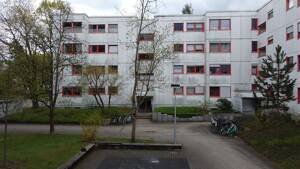 Geräumige 5 - Zimmer Wohnung in Großhadern mit Balkon und viel Platz!