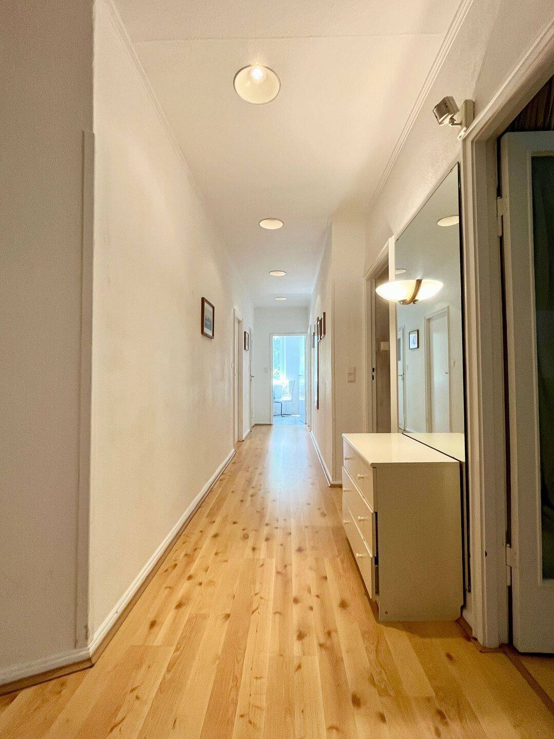 Charmante 4-Zimmer-Altbauwohnung mit großem Potenzial in begehrter Lage von Berlin-Halensee – Berlin – Vorschaubild 8