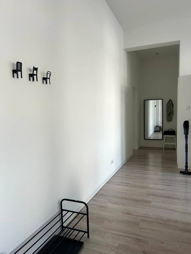 2-Raum-Appartment mit Küche, Lichtsystem, Design- Bad, Aufzug, Waschsalon – Chemnitz – Vorschaubild 3