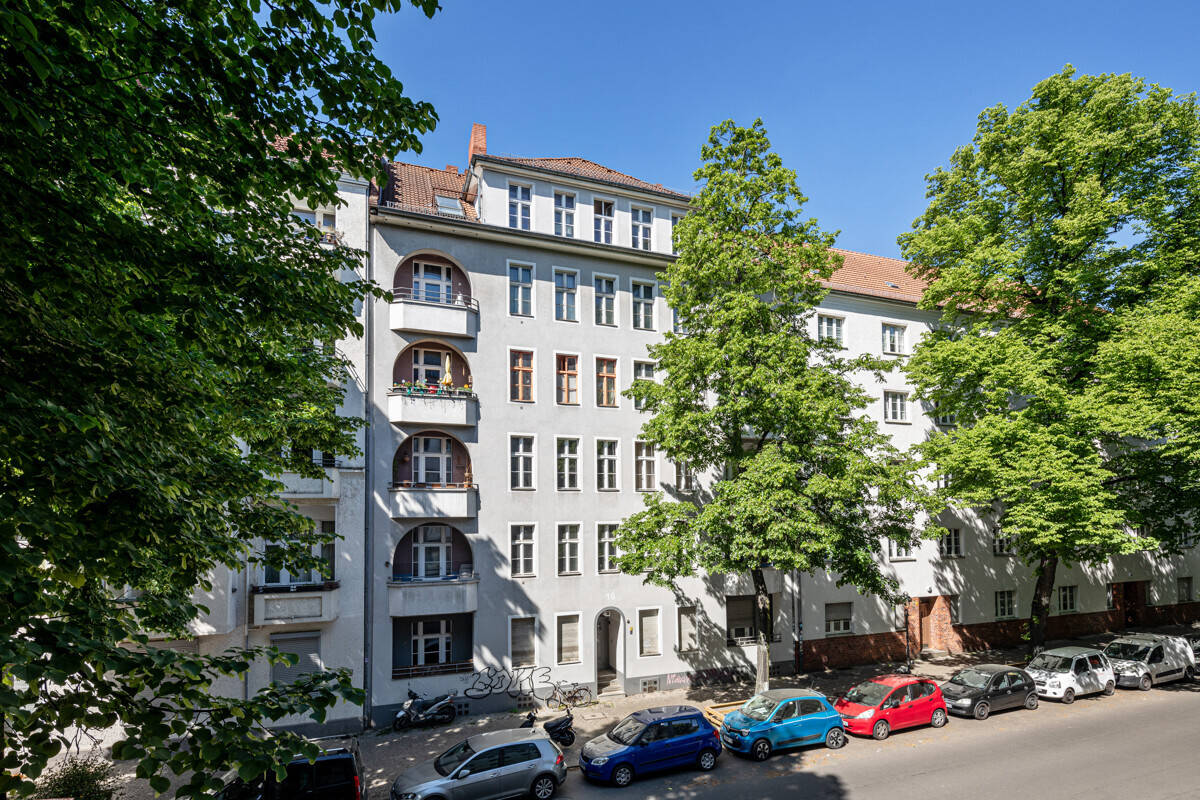 Licht, Lage, Langfristigkeit - Vermietete Altbauwohnung im Schillerkiez, nahe Tempelhofer Feld – Berlin – Vorschaubild 2