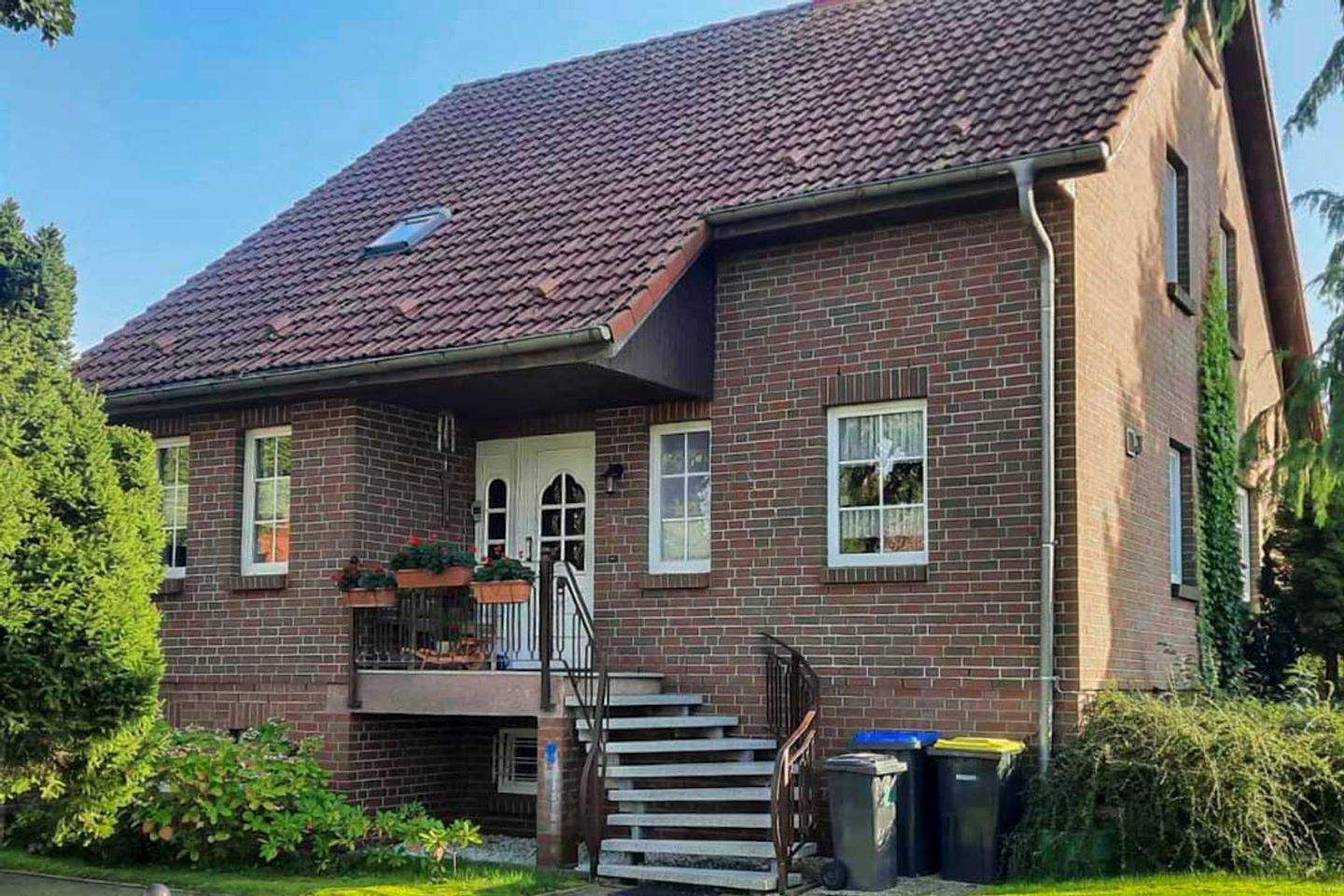 Platzwunder in ruhiger Lage: Einfamilienhaus mit großem Garten bei Malchin – Malchin – Bild 1 von 9