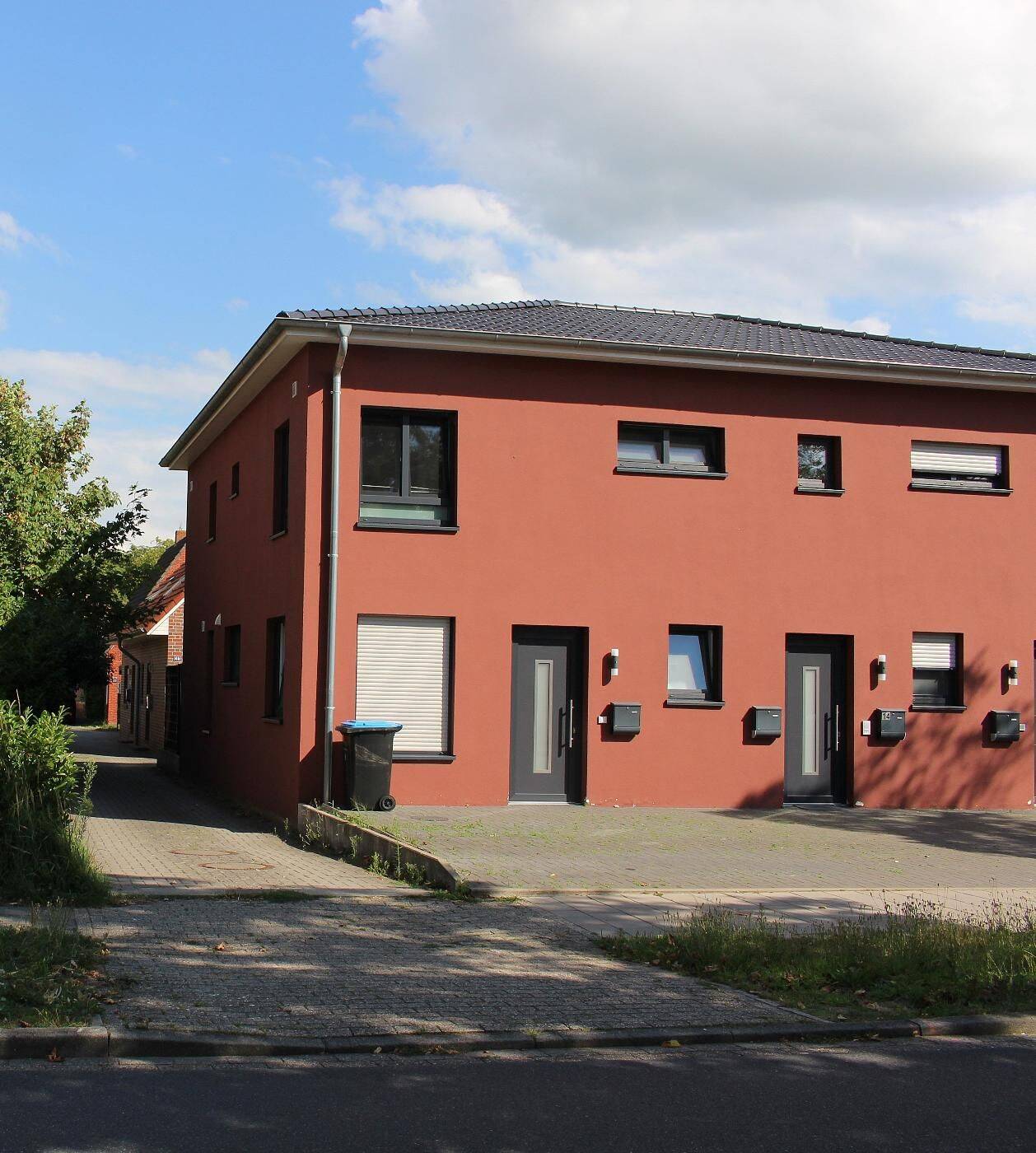 Attraktive Kapitalanlage! Stilvolle Eigentumswohnung im Erdgeschoss mit PKW-Stellplatz zentral gelegen in 26789 Leer