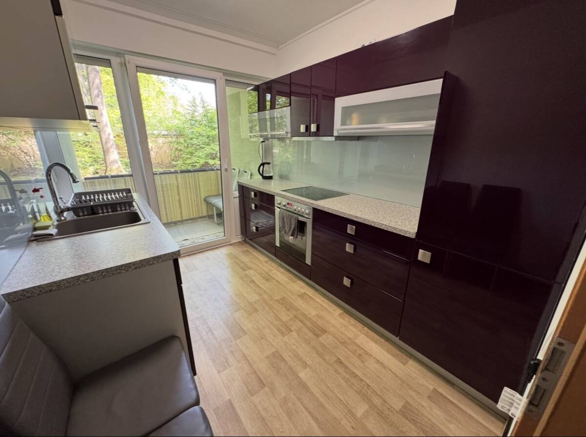 Kapitalanlage mit Aufzug, 2 Balkonen und attraktiven Mieteinnahmen – 51427 Bergisch Gladbach – Bild 1 von 9