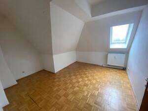 Großzügige Dachgeschoßwohnung - viel Platz für die junge Familie – 45141 Essen – Vorschaubild 1