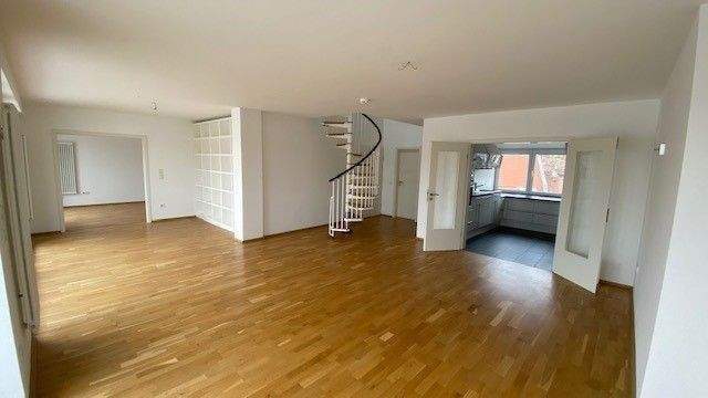 Maisonette Wohnung im Zentrum von Saarbrücken (1x Durchgangsz.) EBK Bad Gäste WC und Terrasse, , Großh.-Friedr.-Str. 10 66111 Saarbrücken – Saarbrücken – Vorschaubild 5