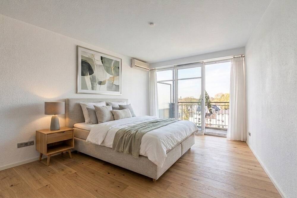 Komfortables Penthouse in ruhiger Lage mit Aufzug und Tiefgaragenplatz – Hamburg – Vorschaubild 3