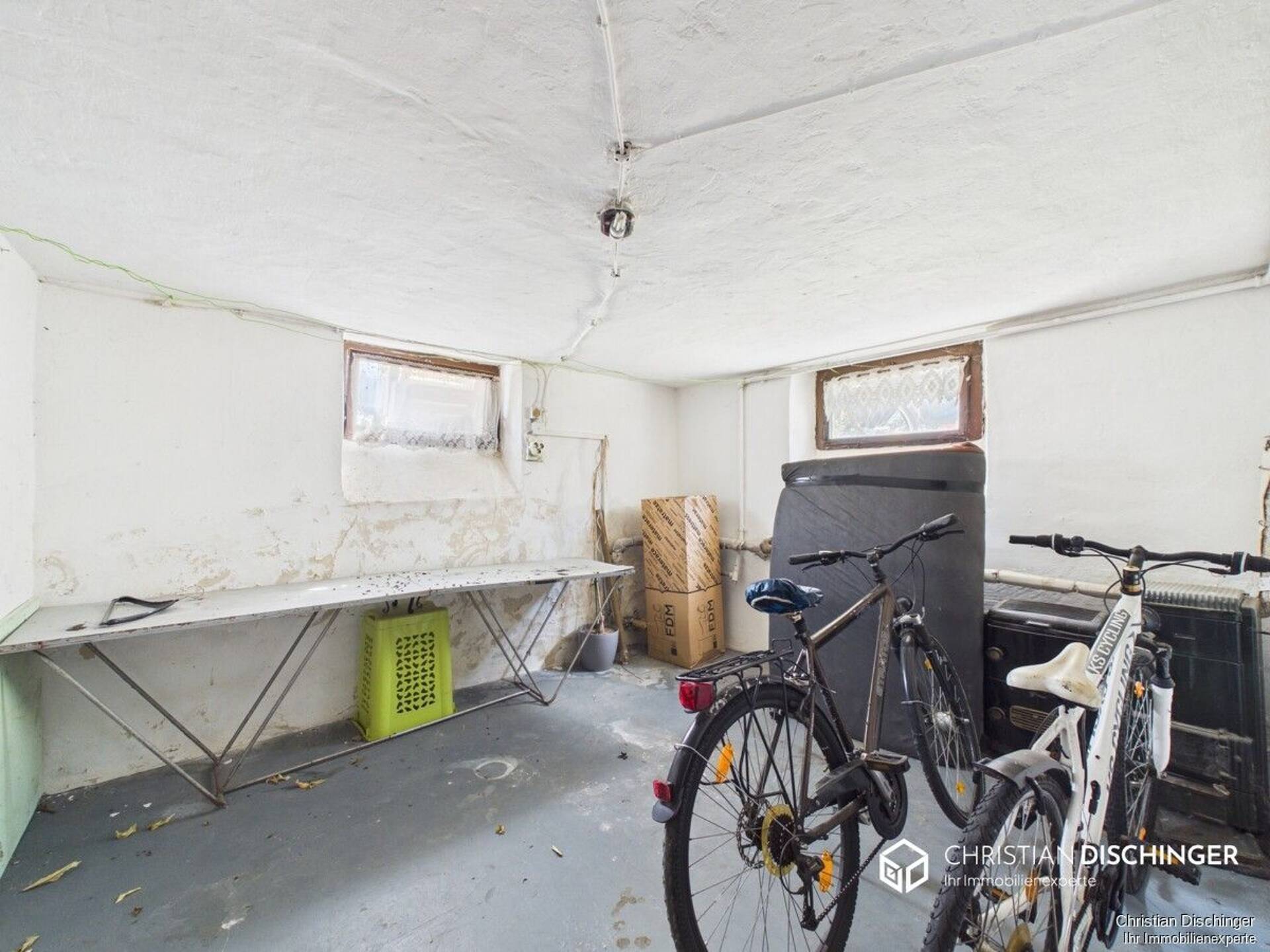 Mehrfamilienhaus in 93055 Regensburg / Schwabelweis mit 421 m² kaufen