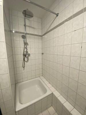 Balkon, Tiefgaragenstellplatz, Aufzug und frisch renoviert – 39120 Magdeburg – Vorschaubild 6