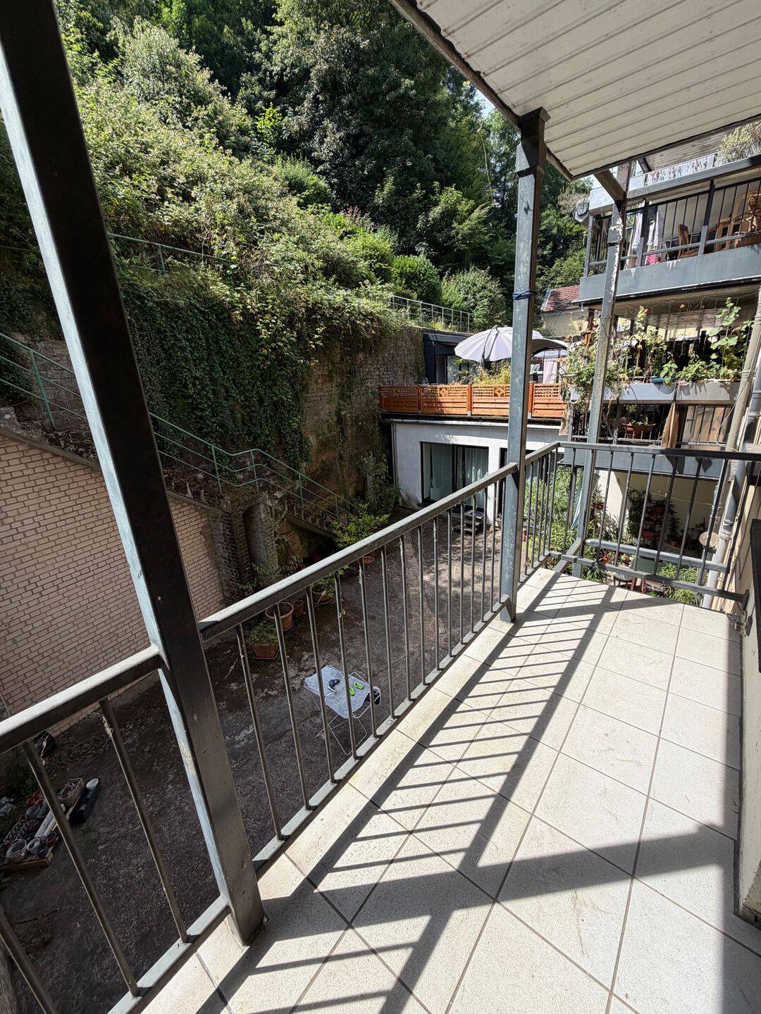 Charmante 2-Zimmer-Wohnung mit Balkon in Alt-Saarbrücken – Saarbrücken – Vorschaubild 2