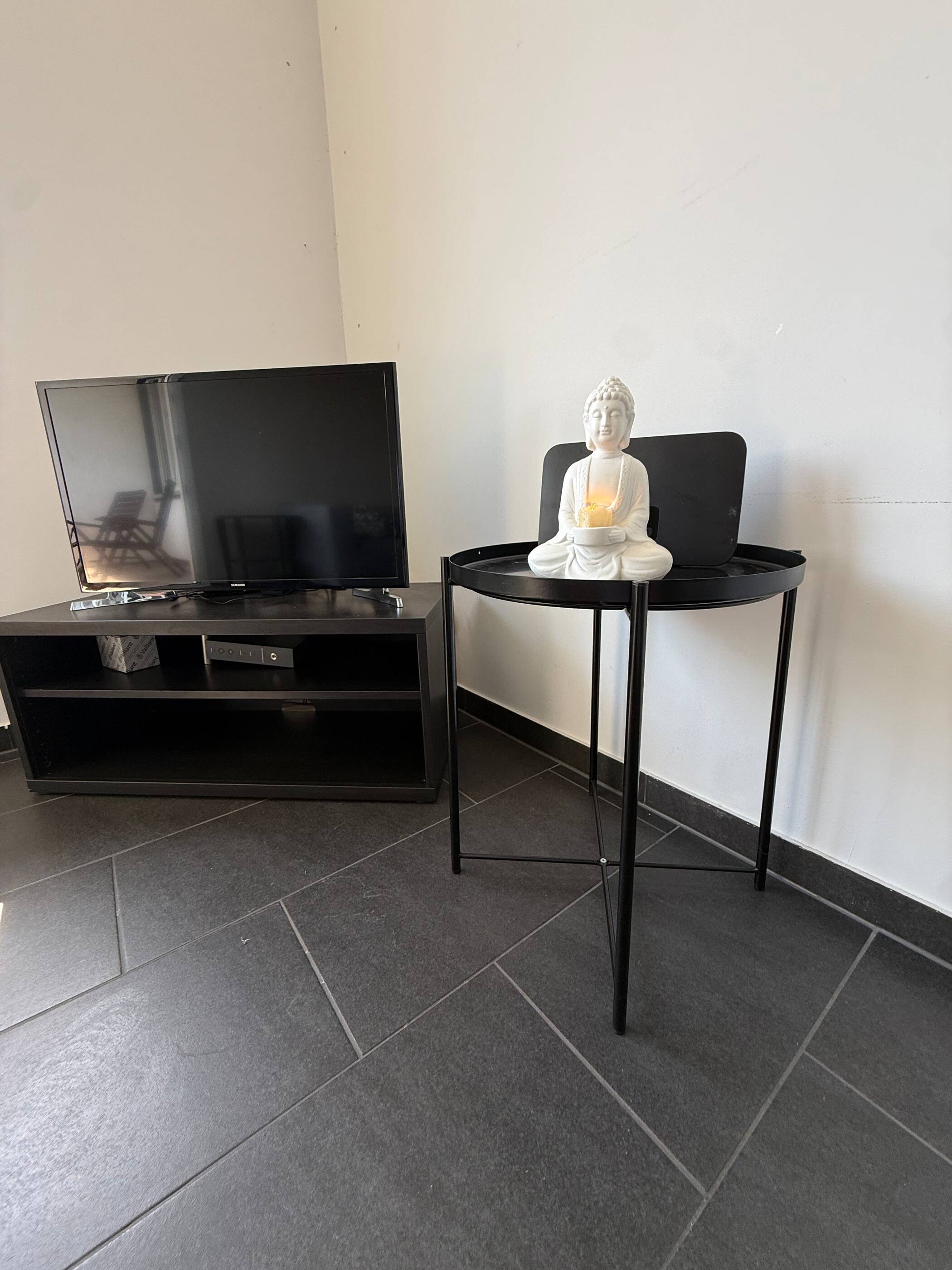 möbeliertes zwei Zimmerapartment und Süd-Balkon in Düsseldorf/ Holthausen – Düsseldorf – Vorschaubild 6