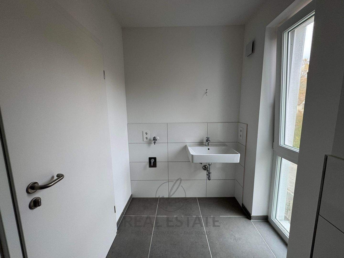 Modernes Wohnen auf drei Etagen – Neubau in Hamburg-Volksdorf – Hamburg – Vorschaubild 6