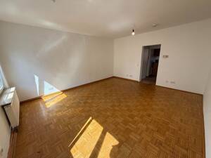 Helle 4,5-Zimmer-Wohnung mit Parkett und Küche auf 89 m² im 1. Stock in Frankfurt – 60599 Frankfurt am Main – Vorschaubild 9