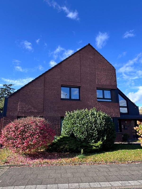 Haus in 47441 Moers mit 209,9 m² kaufen