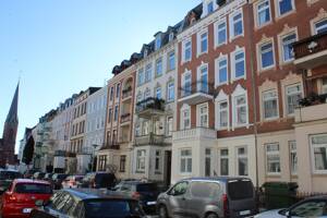 Wunderschöne sanierte Altbauwohnung mit Balkon in St.Lorenz Nord ! – 23554 Lübeck – Vorschaubild 2