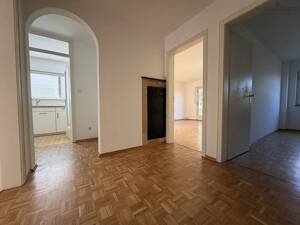 Charmante Doppelhaushälfte mit zwei Wohneinheiten in ruhiger Lage am Bopser! – 70184 Stuttgart – Vorschaubild 2