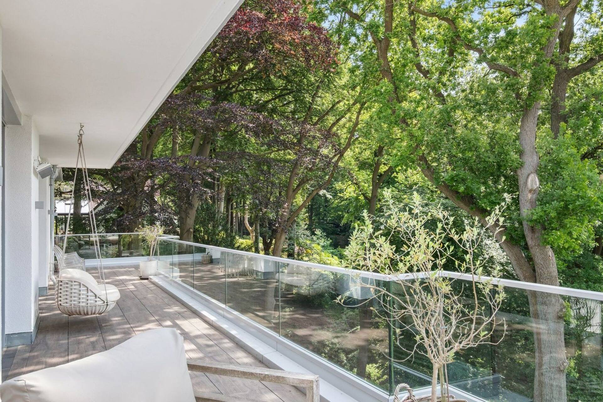 Terrassenwohnung in 22587 Hamburg mit 230 m² kaufen