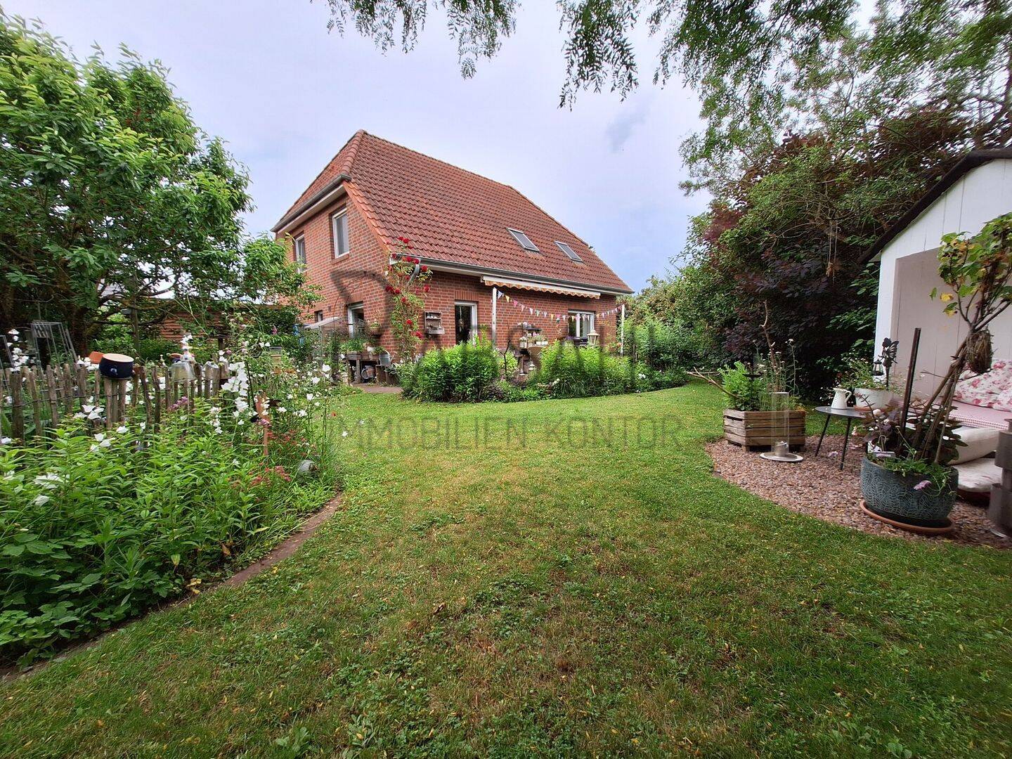 Familientraum: Einfamilienhaus mit wundervollem Garten und Doppelcarport in Bienenbüttel – Bienenbüttel – Vorschaubild 4