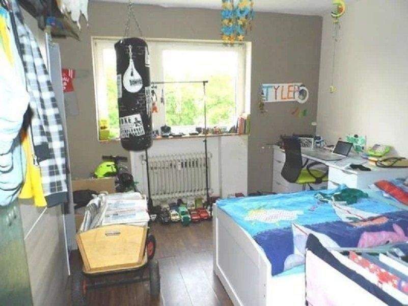 Vermietete 3,5-Zim-ETW m. gr. Balkon/Loggia, Pkw-Stellplatz, in zentr. Lage in Bergheim KP.: 139.800,-. – Bergheim – Vorschaubild 6