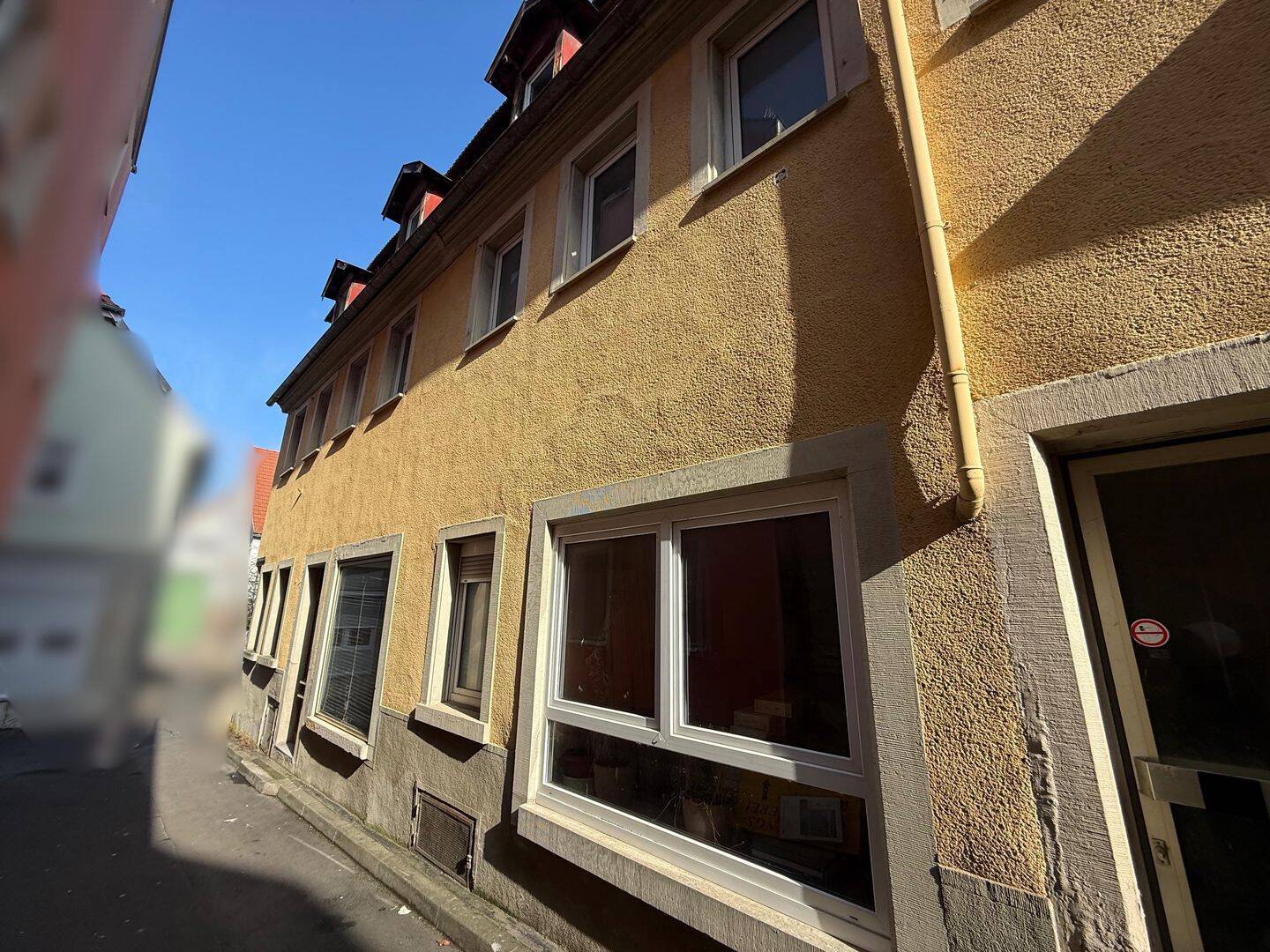 MFH in Ochsenfurter Altstadt – 300 m², leerstehend, 199.000 € | 6–7 % Bruttorendite nach Sanierung – Ochsenfurt – Vorschaubild 2