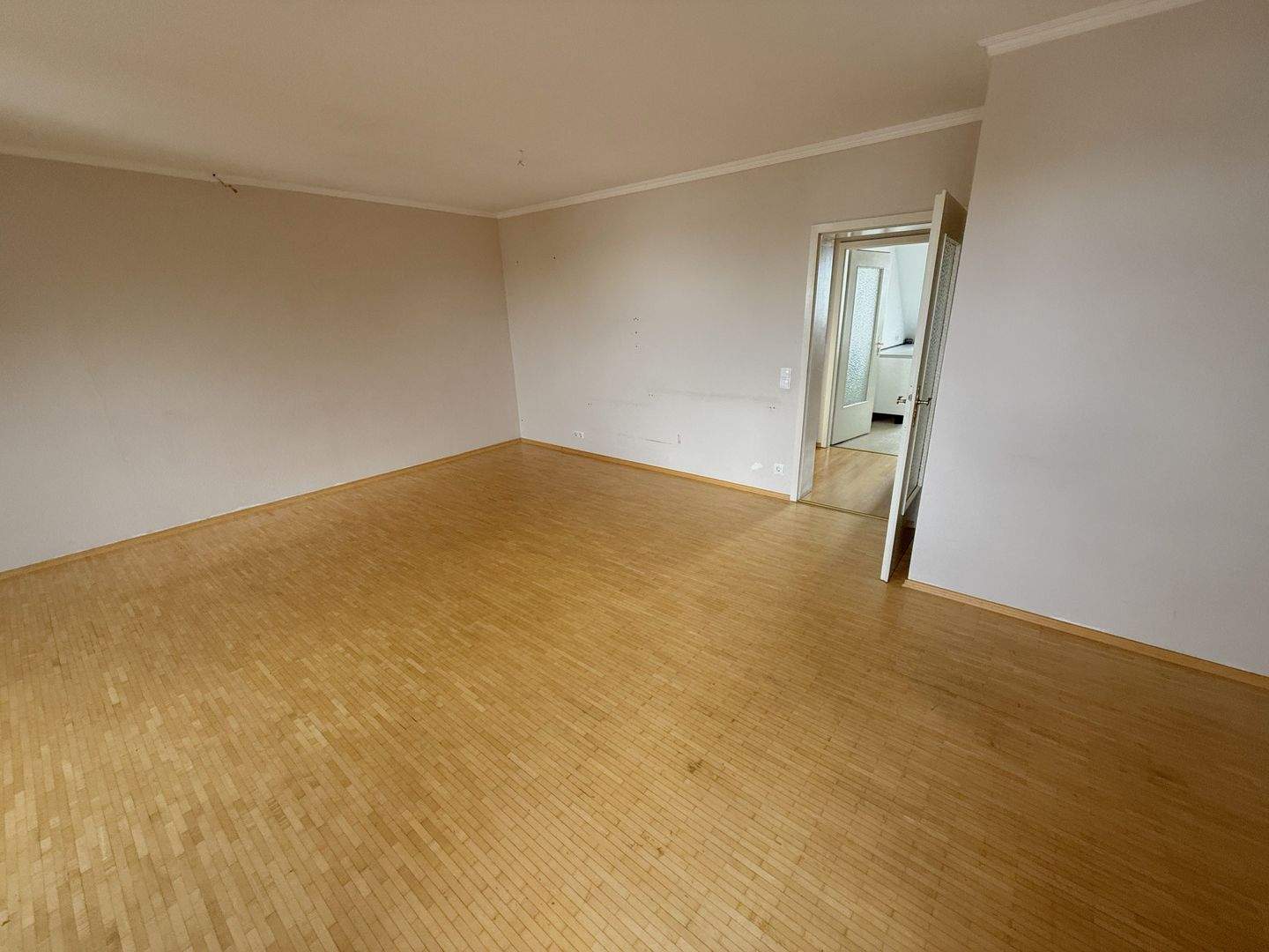 MITTENDRIN (statt nur dabei) - Sonnige 3-Zimmer-ETW mit West-Loggia & unverbaubarem Ausblick – Erlangen – Vorschaubild 8