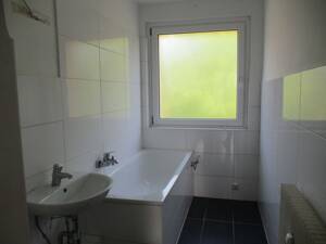 Frisch renoviert! 3 Zimmer+ Balkon * – 38228 Salzgitter – Vorschaubild 2