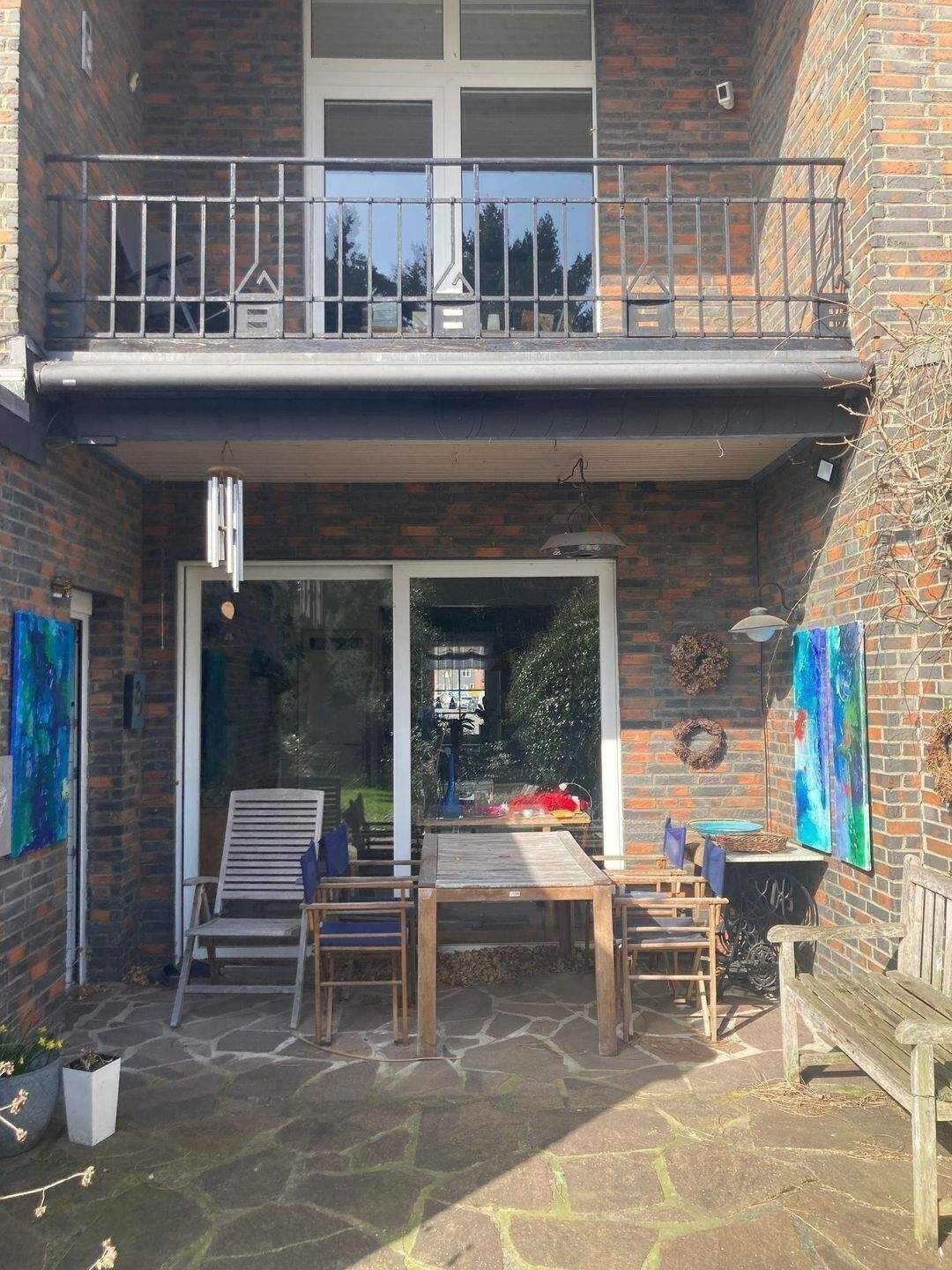 Ansprechende Liegenschaft mit Garage, großer Terrasse , großem Garten u. Nutzfläche im DG (ca. 30 qm) ca. im DG – Mönchengladbach – Vorschaubild 4